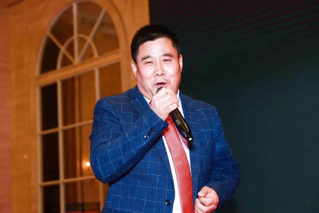 熱烈慶祝“變革創(chuàng)新 揚帆未來”北京中成康富2019年合伙人年會勝利召開 熱烈慶?!白兏飫?chuàng)新 揚帆未來”北京中成康富2019年合伙人年會勝利召開